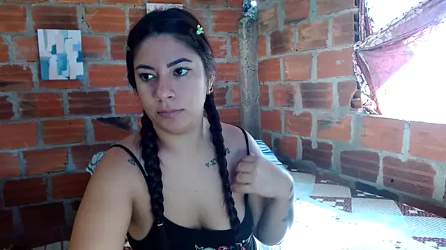 Mary Pompis online show from 09-23-25, 01:03