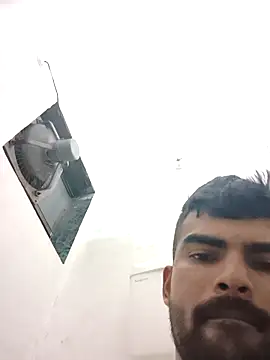 Snapshot of yourboy2000__ chatting on 04-05-26, 10:18 yourboy2000 online show from 04-05-26, 10:18