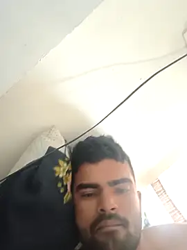 Snapshot of yourboy2000__ chatting on 04-08-26, 02:44 yourboy2000 online show from 04-08-26, 02:44