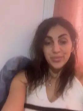 EmaSkyes online show from 10-08-25, 11:19