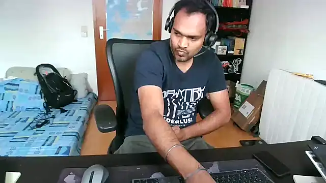 Snapshot of pleasure_5844 chatting on 11-14-25, 12:59 pleasure 5844 online show from 11-14-25, 12:59