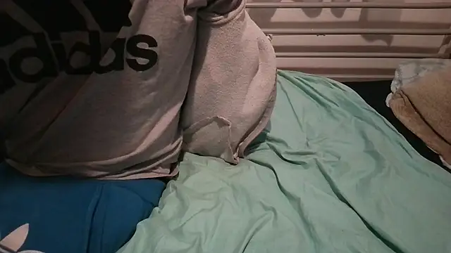 Snapshot of krissraw chatting on 01-03-25, 11:01 krissraw online show from 01-03-25, 11:01