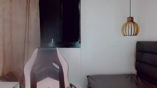 Oriana braom online show from 01-28-25, 01:39