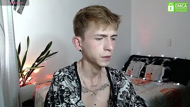 smallgiant27 online show from 11-19-25, 08:42