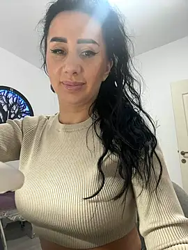 Snapshot of AnaRhodes chatting on 03-18-25, 08:03 AnaRhodes online show from 03-18-25, 08:03