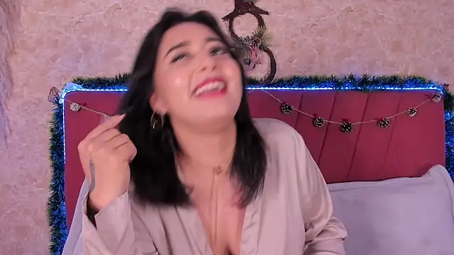 LorenaStevens online show from 12-31-24, 01:52