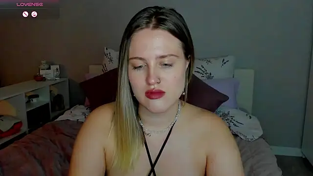 Snapshot of _Sarah_Soul_ chatting on 10-13-25, 12:27 Sarah Soul online show from 10-13-25, 12:27