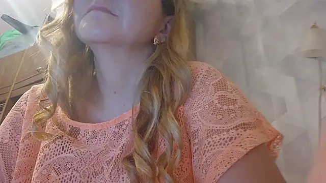 Snapshot of EstrellaWalters chatting on 10-07-25, 09:17 EstrellaWalters online show from 10-07-25, 09:17