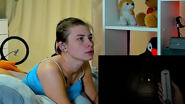 callmetori online show from 12-19-24, 04:57