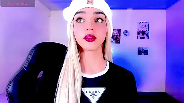 Snapshot of Elissa_taylor_ chatting on 11-17-25, 05:02 Elissa taylor online show from 11-17-25, 05:02