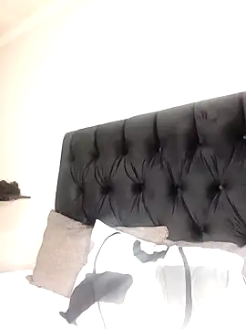 Dark Berry 26 online show from 11-26-25, 08:10