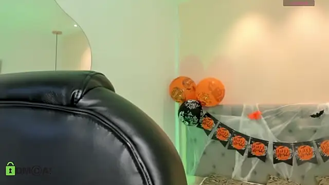 ASHLIE DIXON1 online show from 10-30-25, 08:31