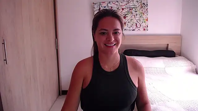 Snapshot of ParisW chatting on 02-10-25, 04:14 ParisW online show from 02-10-25, 04:14