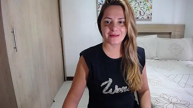 Snapshot of ParisW chatting on 03-10-25, 09:29 ParisW online show from 03-10-25, 09:29