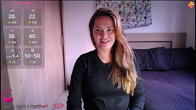 Snapshot of ParisW chatting on 10-08-25, 10:29 ParisW online show from 10-08-25, 10:29