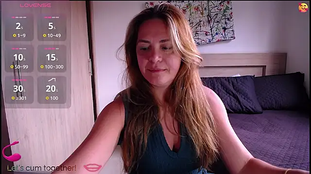 Snapshot of ParisW chatting on 10-14-25, 08:20 ParisW online show from 10-14-25, 08:20