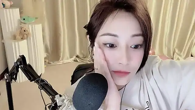 Daisy-77 online show from 01-13-25, 08:48