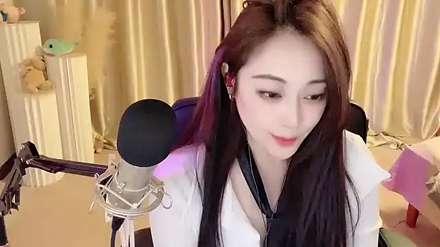 Daisy-77 online show from 02-19-25, 06:00