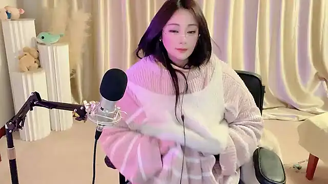 Daisy-77 online show from 03-10-25, 09:18