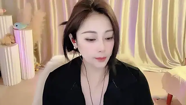 Daisy-77 online show from 03-19-25, 06:12