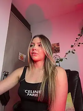 Snapshot of LoolitaBeauty_ chatting on 02-27-26, 01:27 LoolitaBeauty online show from 02-27-26, 01:27