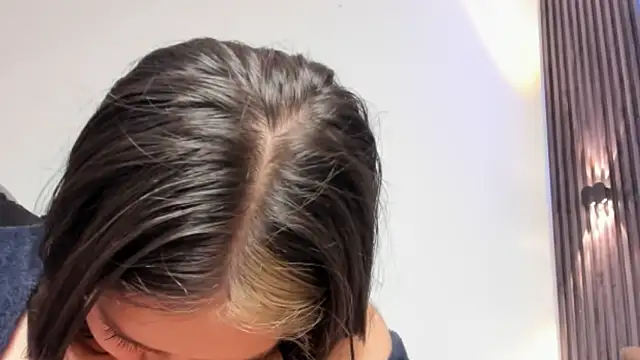 Snapshot of emily_layton chatting on 10-11-25, 02:44 emily layton online show from 10-11-25, 02:44