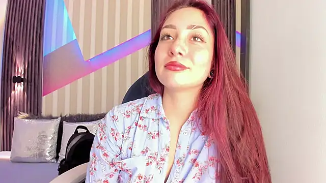 Snapshot of emily_layton chatting on 11-18-25, 03:27 emily layton online show from 11-18-25, 03:27