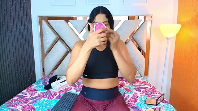 Alison Chan  online show from 10-10-25, 01:54