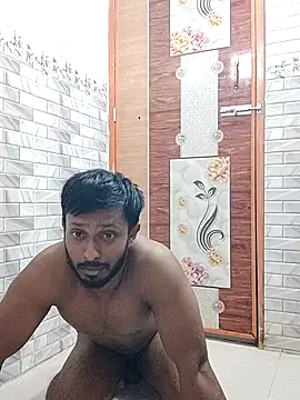 Snapshot of HunkyAriyan chatting on 09-12-25, 11:10 HunkyAriyan online show from 09-12-25, 11:10