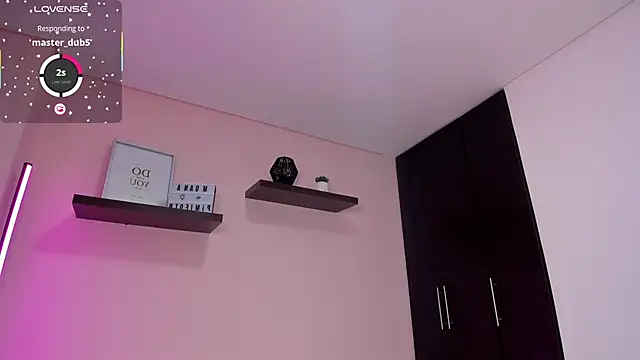 tifanyhills  online show from 10-17-25, 09:28