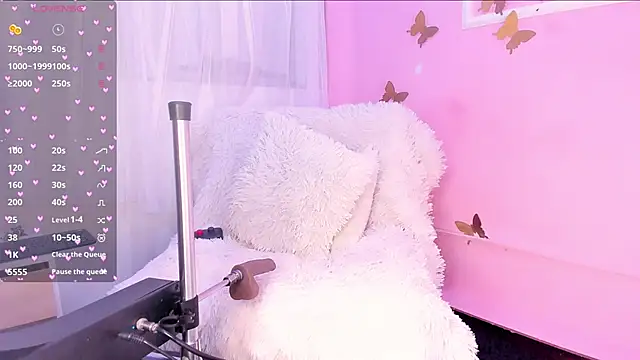 Snapshot of Alba_Olimpo chatting on 02-04-25, 04:05 Alba Olimpo online show from 02-04-25, 04:05