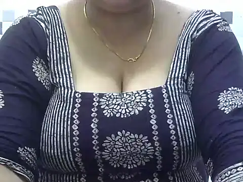 Snapshot of bhabhi_jaan11 chatting on 10-28-25, 02:20 bhabhi jaan11 online show from 10-28-25, 02:20