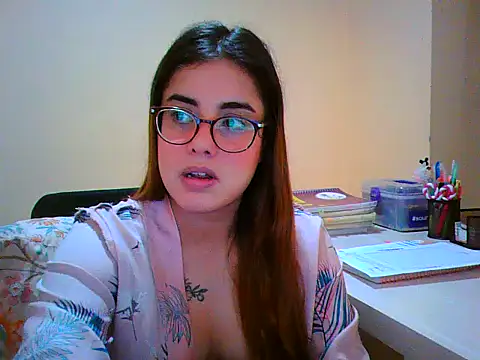 Snapshot of maliamiller chatting on 11-02-25, 06:27 maliamiller online show from 11-02-25, 06:27