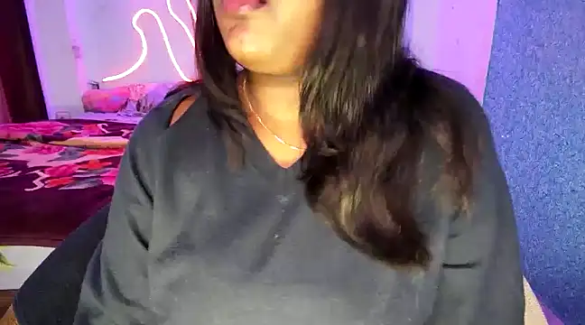 Snapshot of expression_queen chatting on 12-16-24, 06:05 expression queen online show from 12-16-24, 06:05