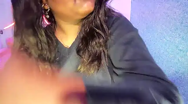 Snapshot of expression_queen chatting on 01-30-25, 06:00 expression queen online show from 01-30-25, 06:00