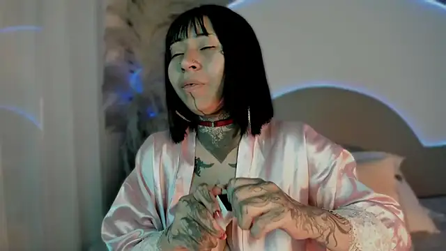 Evangeline bell online show from 10-11-25, 04:27