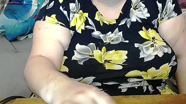 lisa Black00 online show from 03-09-25, 04:44