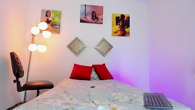 Snapshot of kattadoll chatting on 02-06-25, 02:22 kattadoll online show from 02-06-25, 02:22