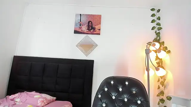 Snapshot of kattadoll chatting on 09-18-25, 06:54 kattadoll online show from 09-18-25, 06:54