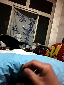 huzi518 online show from 02-19-25, 04:44