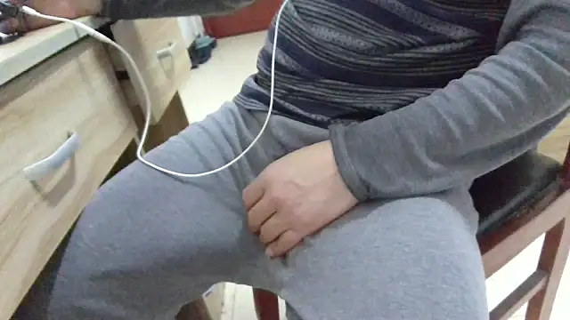 huzi518 online show from 03-15-26, 06:41