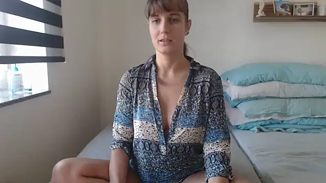 Snapshot of jennifer11772 chatting on 03-06-26, 10:23 jennifer11772 online show from 03-06-26, 10:23