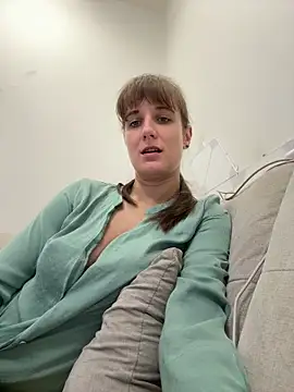 Snapshot of jennifer11772 chatting on 03-25-26, 11:27 jennifer11772 online show from 03-25-26, 11:27