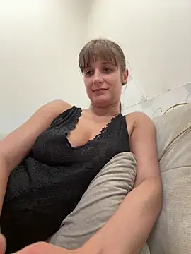 Snapshot of jennifer11772 chatting on 04-04-26, 07:11 jennifer11772 online show from 04-04-26, 07:11