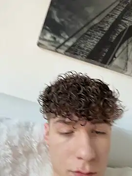 Snapshot of MiguelRausch chatting on 02-25-26, 10:03 MiguelRausch online show from 02-25-26, 10:03