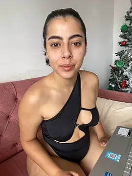 Snapshot of DakotaShelby chatting on 12-17-24, 10:11 DakotaShelby online show from 12-17-24, 10:11