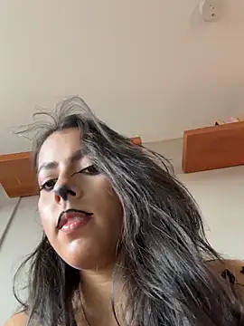 Snapshot of DakotaShelby chatting on 10-29-25, 10:11 DakotaShelby online show from 10-29-25, 10:11