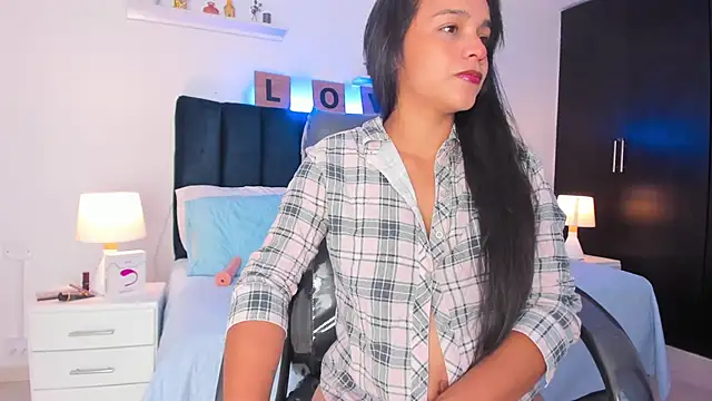 Snapshot of Mia_brunette26 chatting on 01-17-25, 03:12 Mia brunette26 online show from 01-17-25, 03:12