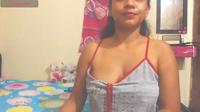 Snapshot of Mia_brunette26 chatting on 02-05-25, 08:32 Mia brunette26 online show from 02-05-25, 08:32