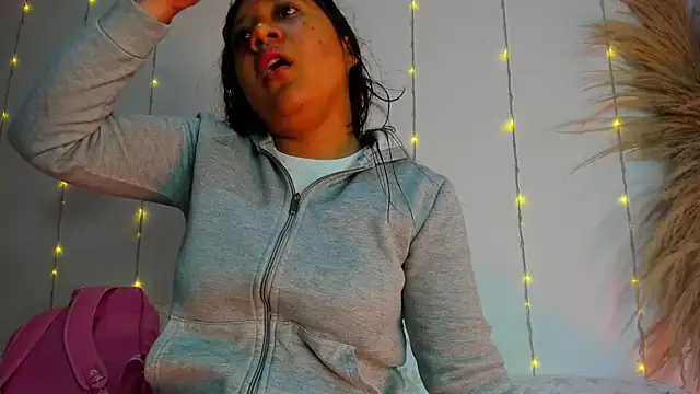 Snapshot of Maisa_issa chatting on 03-07-26, 12:57 Maisa issa online show from 03-07-26, 12:57